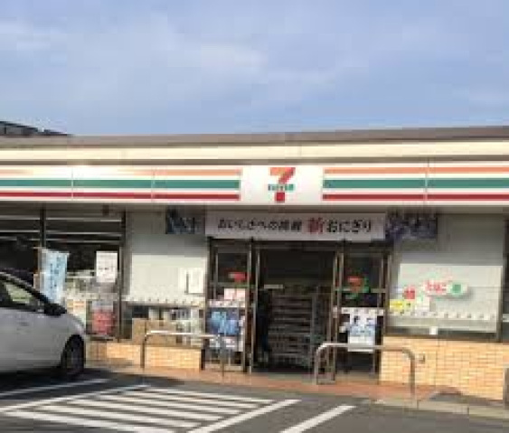 コンビニ　セブンイレブン川崎宮前平駅西店（コンビニ）まで288m