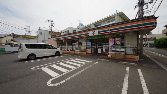 コンビニ　セブンイレブン富士見鶴瀬西２丁目店（コンビニ）まで20m