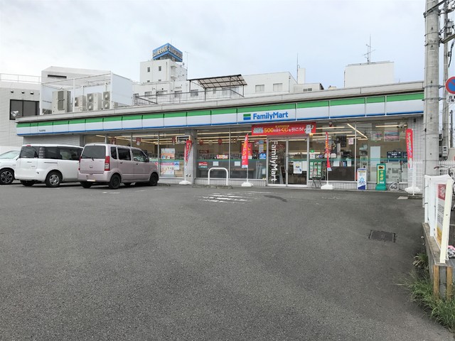 コンビニ　ファミリーマート　松山松末店（コンビニ）まで300m