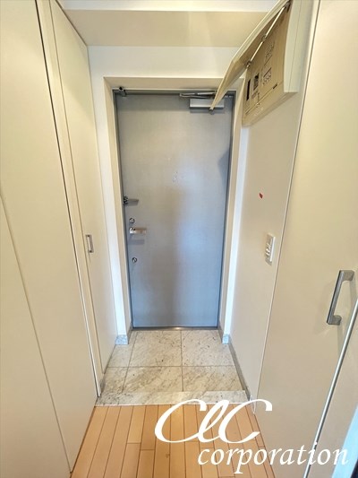 玄関　※参考写真