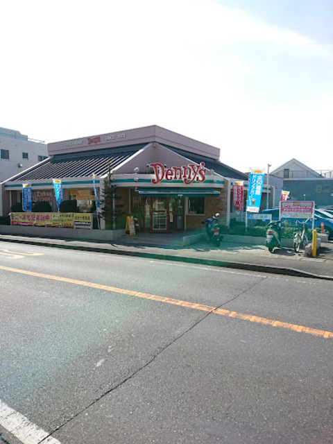 飲食店　デニーズ百合ヶ丘店（飲食店）まで912m