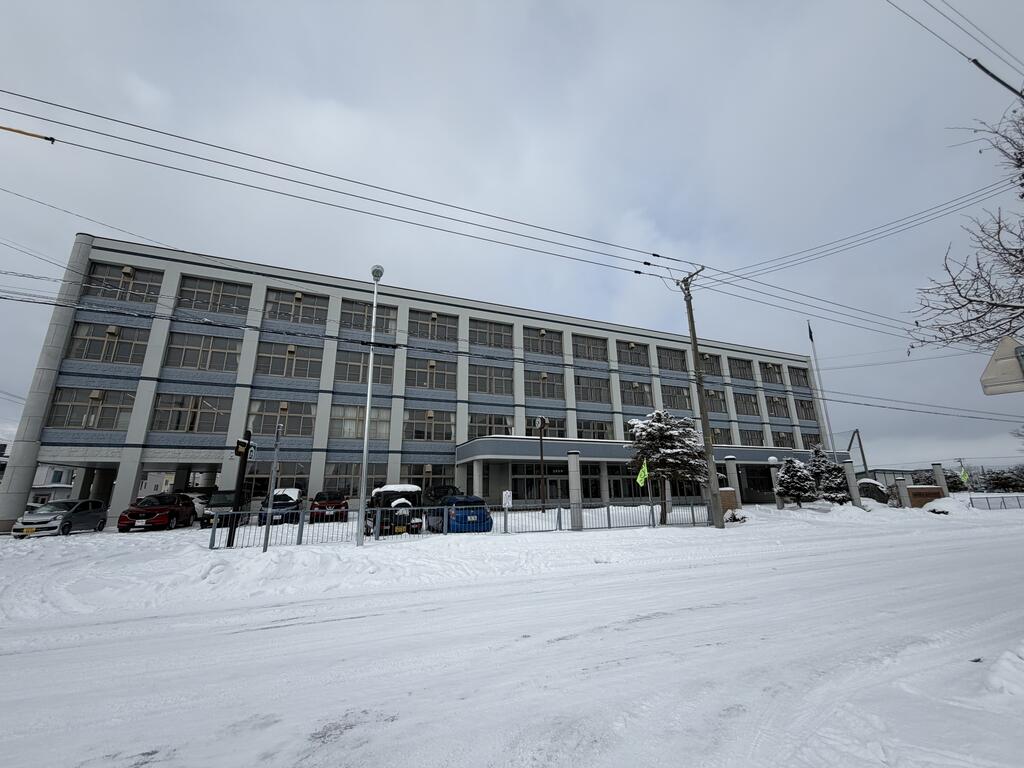 中学校　旭川市立東光中学校（中学校）まで907m