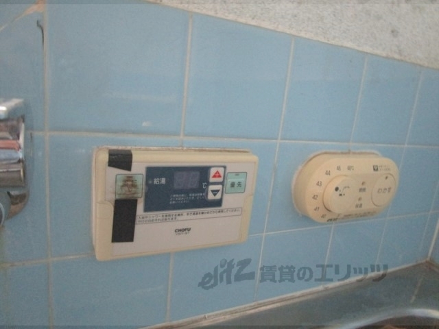 その他設備　給湯器リモコン