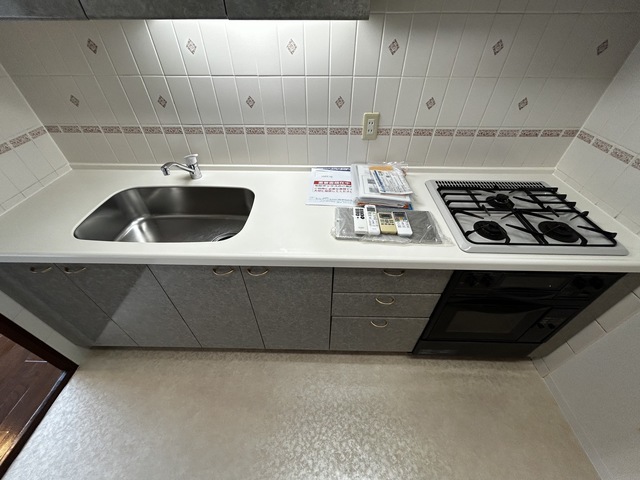 キッチン　別部屋参考写真です