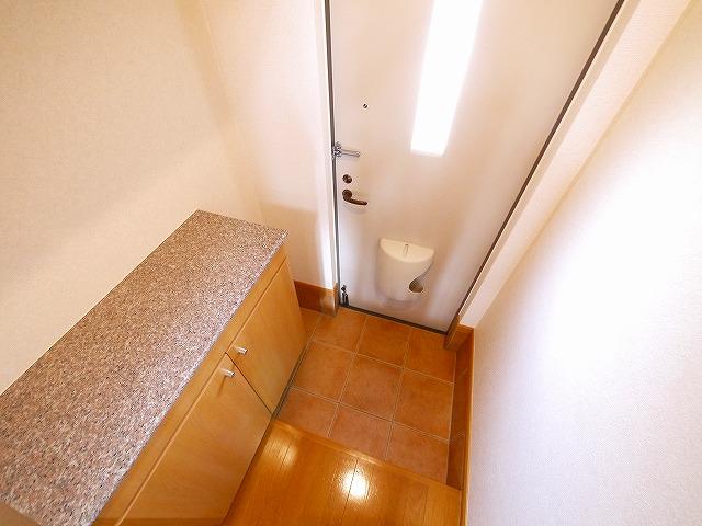 玄関　収納もある玄関です