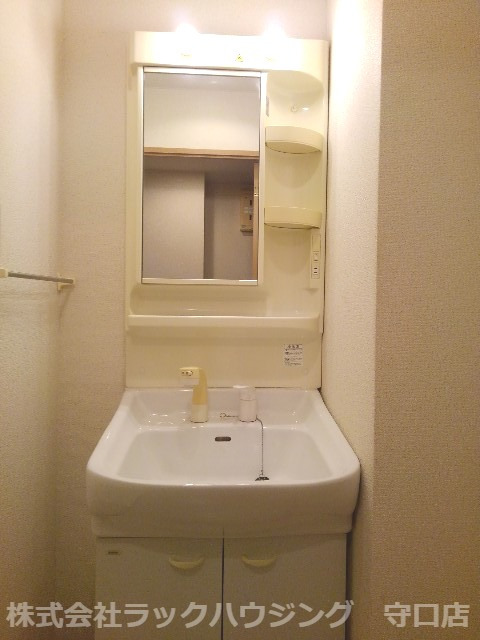 洗面設備　同仕様写真となります。