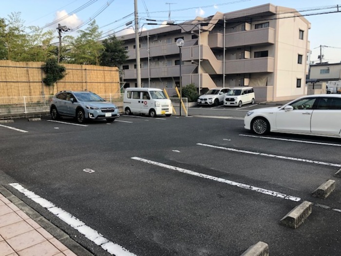 駐車場　駐車場