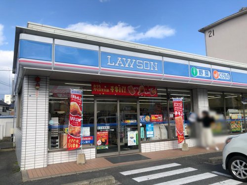 コンビニ　ローソン 荒江一丁目店（コンビニ）まで68m