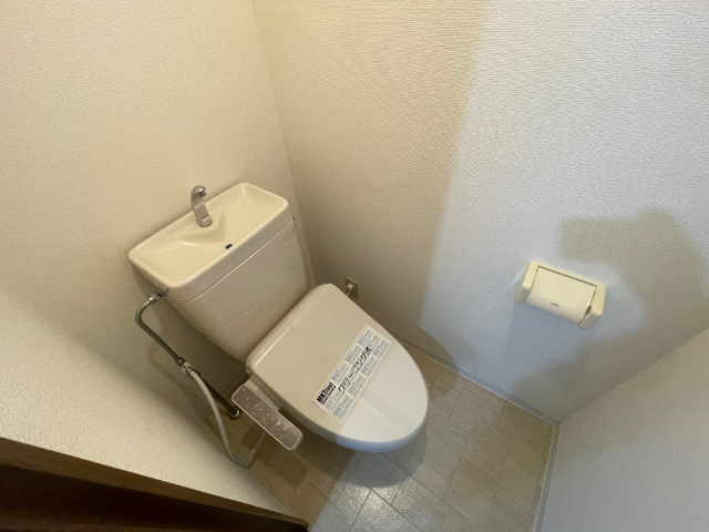 トイレ　※他のお部屋の参考写真となります。
