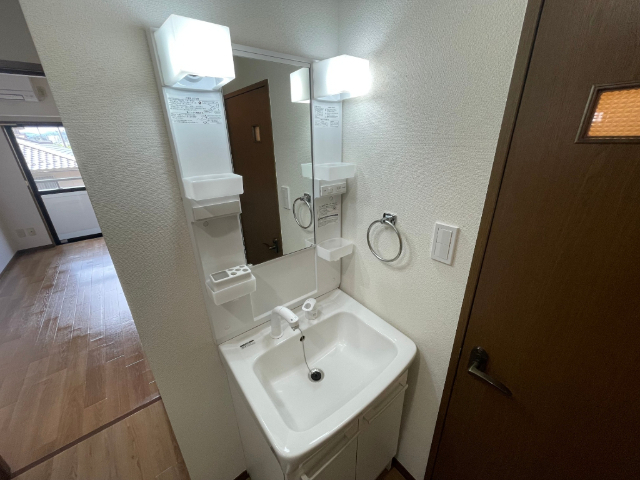 洗面設備　※他のお部屋の参考写真となります。