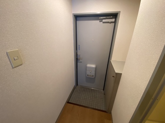 玄関　※別号室の写真です