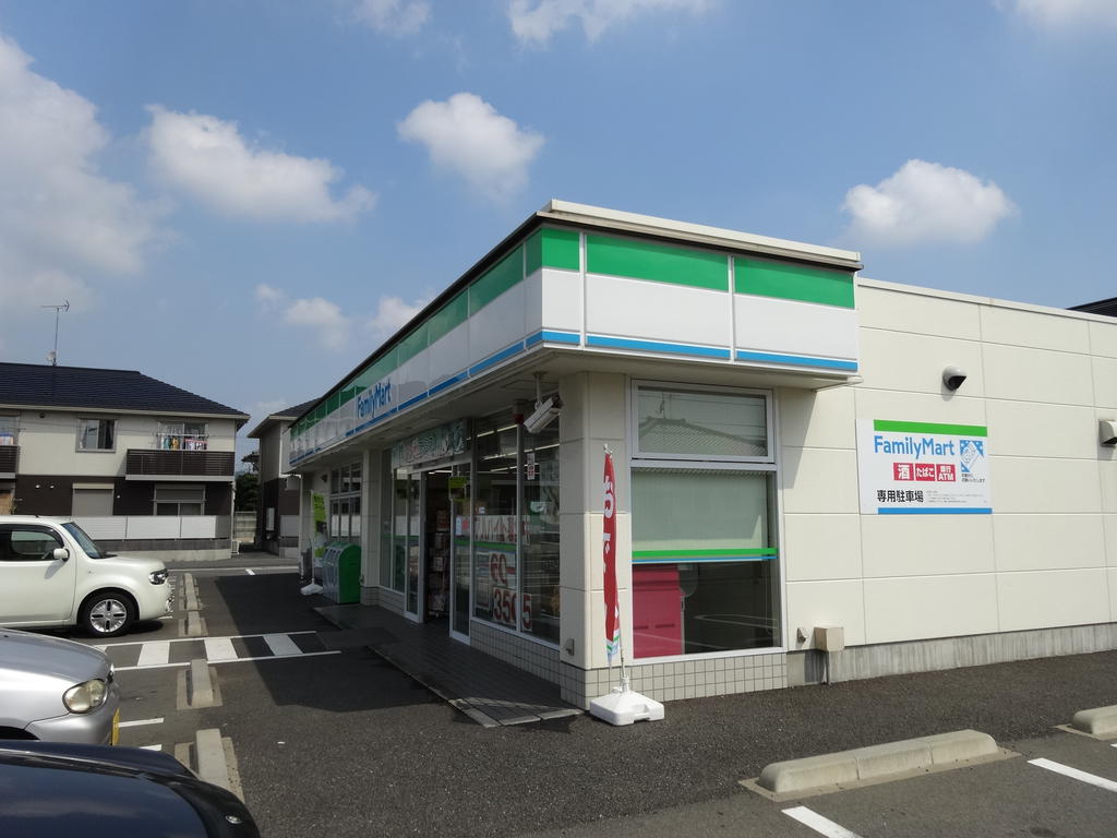 コンビニ　ファミリーマート太田新井町店（コンビニ）まで370m