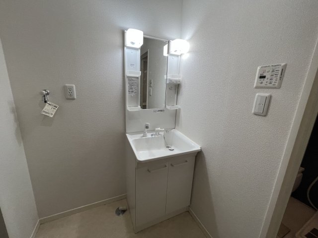 洗面設備　洗髪洗面化粧台付き！
