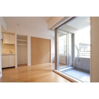 居室・リビング　※同タイプの別のお部屋です。