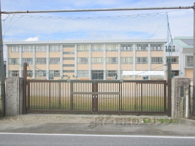 小学校　虎姫学園（虎姫小学校）（小学校）まで210m