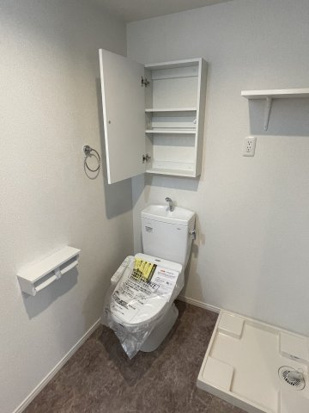 トイレ　落ち着いた色調のトイレです♪