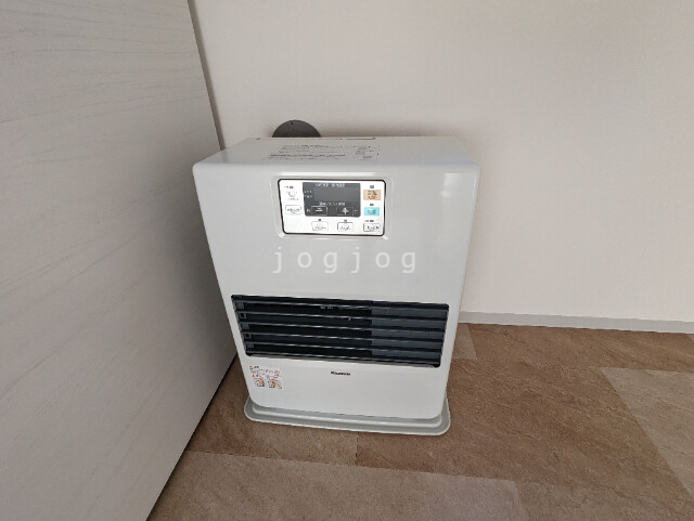 その他設備　灯油ＦＦ式ストーブ
