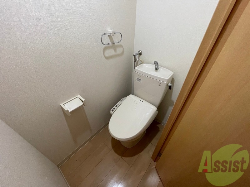 トイレ　トイレです。ウォシュレット付を探している方、おすすめです。
