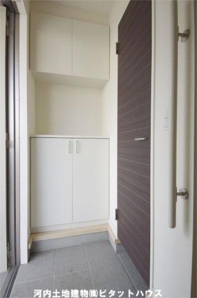 玄関　反転間取り