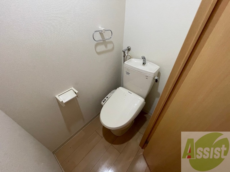 トイレ　トイレです。ウォシュレット付を探している方、おすすめです。