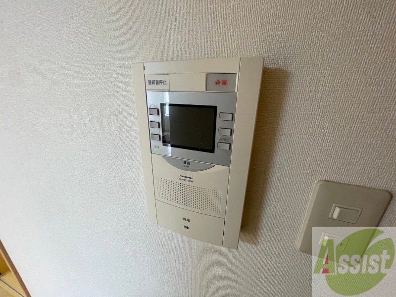 セキュリティ　ＴＶモニター付インターホンです。来客者の顔が見えるので安心！