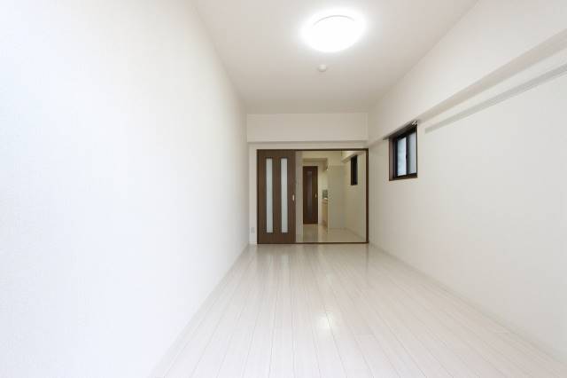 居室・リビング　広いお部屋は家具の配置もし易いです。