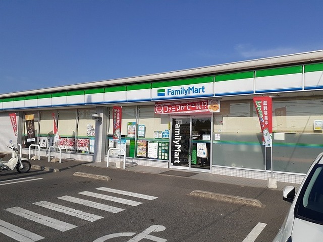 コンビニ　ファミリーマート岡山金岡東町店（コンビニ）まで733m