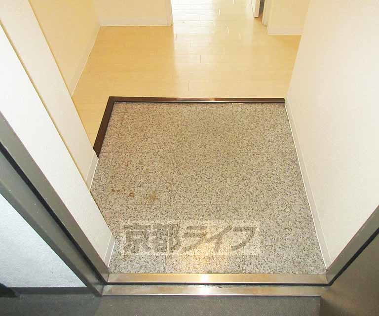 玄関　段差の小さな玄関