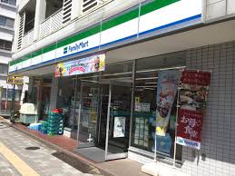 コンビニ　ファミリーマート 谷中店（コンビニ）まで125m