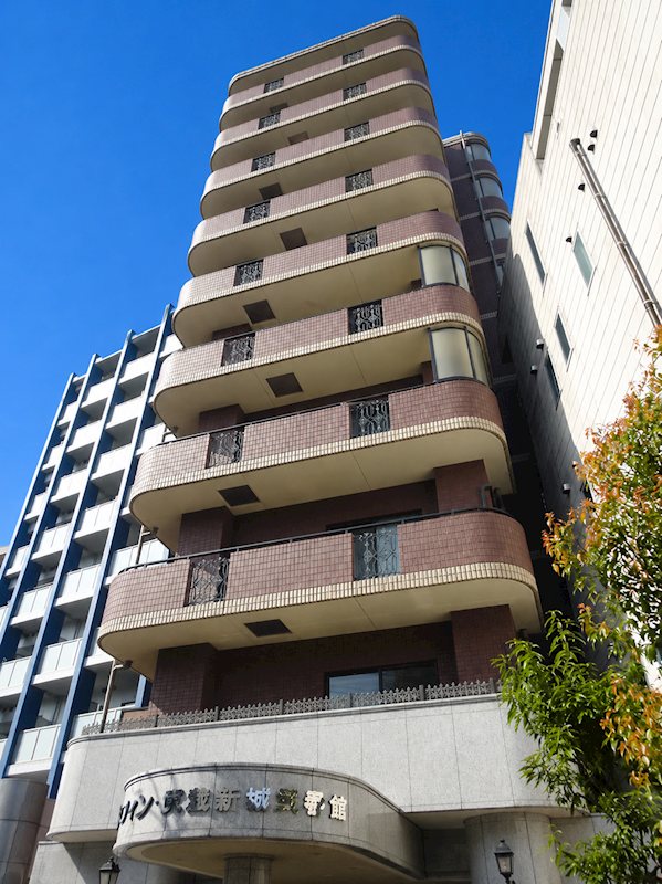 建物外観　タイル張り