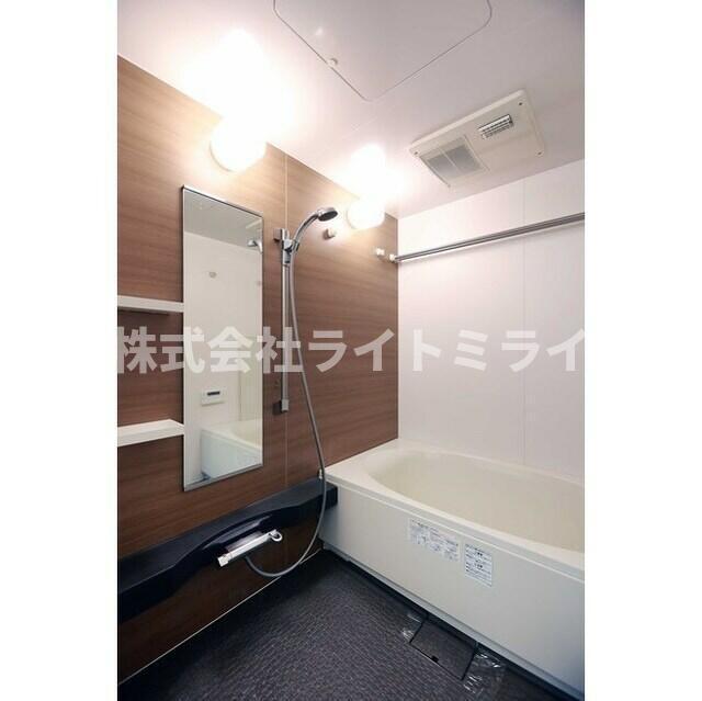 バス・シャワールーム　?