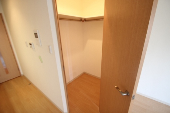収納　※別部屋の写真です。