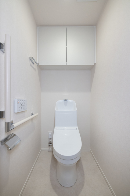 トイレ　※写真は同タイプ住戸です。