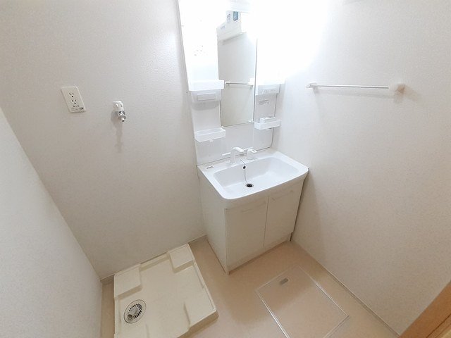 洗面設備　コンパクトで使いやすい洗面所