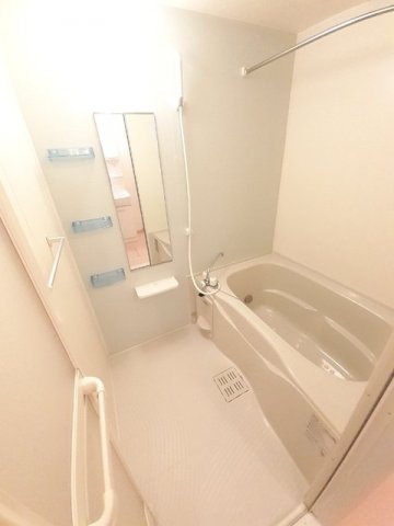 バス・シャワールーム　ゆったり過ごせるお風呂です