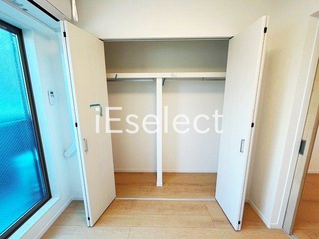 収納　長いコートもかけられるクローゼット