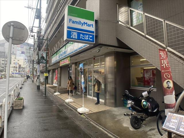 コンビニ　ファミリーマート橋本三丁目店（コンビニ）まで161m