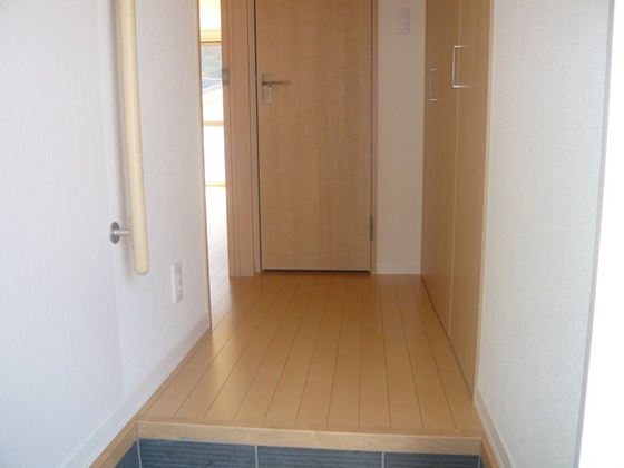 玄関　※別部屋の写真です