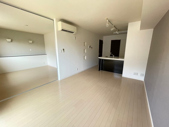 居室・リビング　※別部屋の写真です