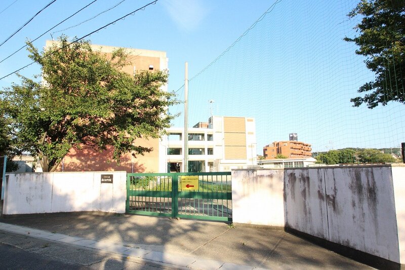 中学校　名古屋市立南天白中学校（中学校）まで790m