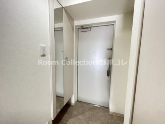 玄関　※同物件他部屋写真　色違いの場合有　現状優先