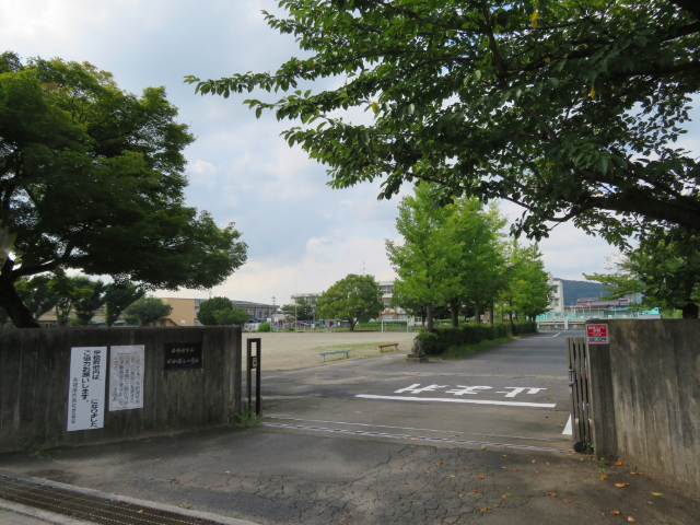 小学校　各務原市立那加第三小学校（小学校）まで399m