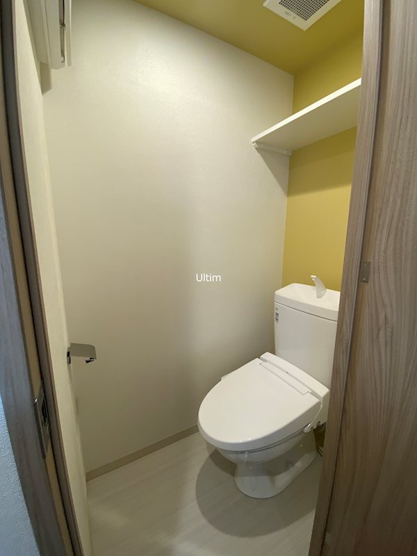 トイレ　別のお部屋の写真ですが参考までに