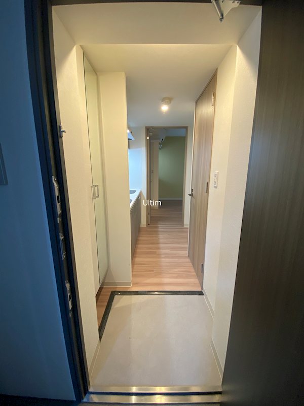 玄関　別のお部屋の写真ですが参考までに