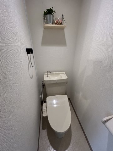 トイレ　別部屋写真参考
