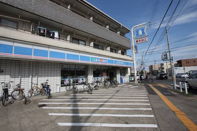 コンビニ　ローソン JR八田駅前店（コンビニ）まで76m