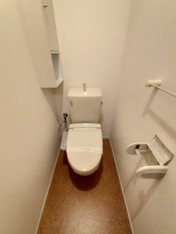 トイレ　コンパクトで使いやすいトイレです