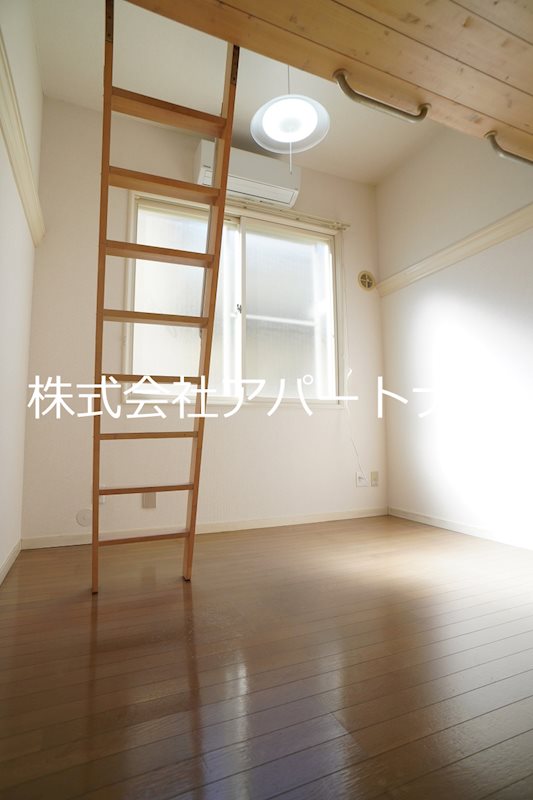 居室・リビング　南向きで明るいお部屋です♪