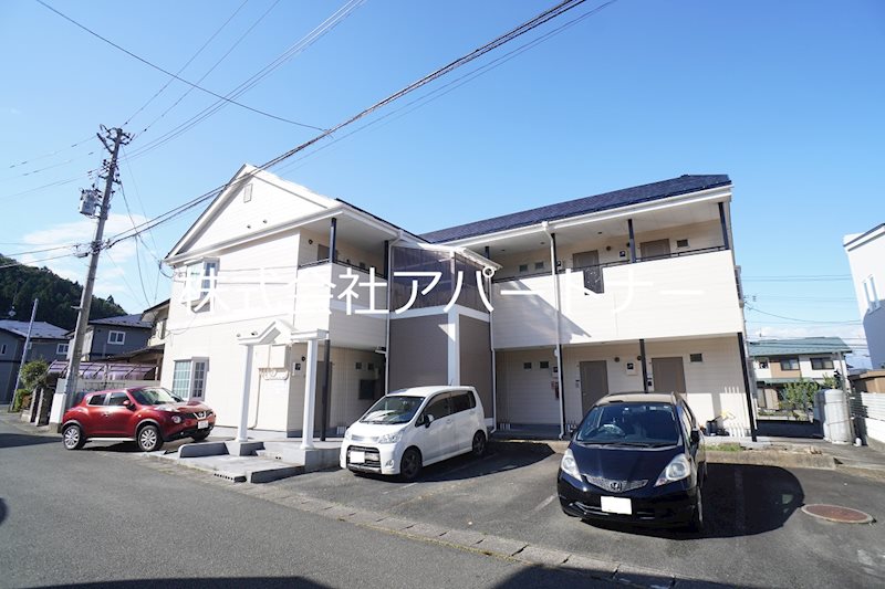 建物外観　周辺は閑静な住宅地です。