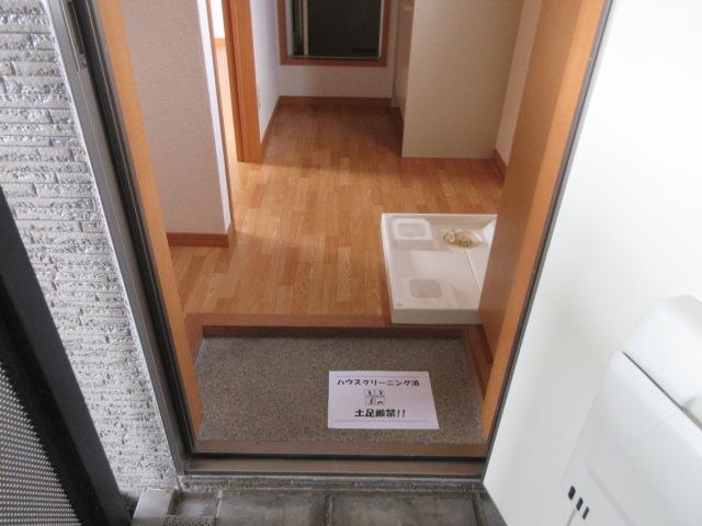 玄関　下駄箱付き